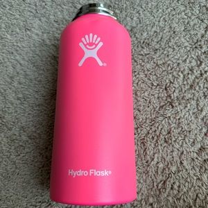 Hydroflask widemouth 32oz water bottle. Flamingo pink (looks like BARBIE pink)!